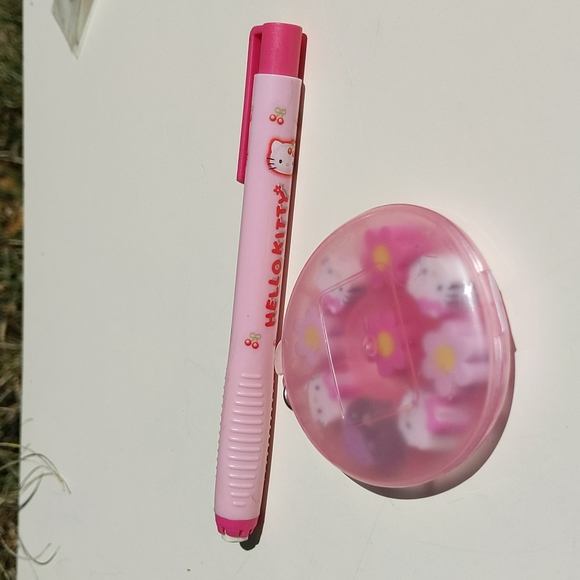 Hello Kitty Sanrio erasers, two kinds, one with three eraser refills. - Picture 4 of 6